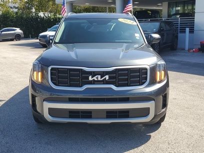 Used 2024 Kia Telluride S w/ S Sunroof Package