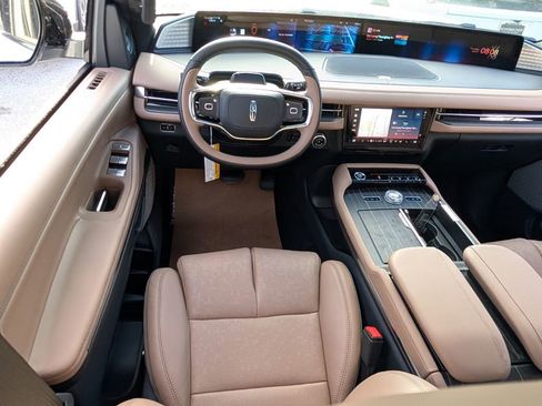 New 2026 Lincoln Navigator Black Label AWD/4WD image 15