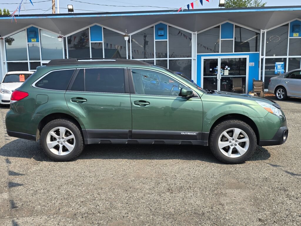 Used 2013 Subaru Outback 2.5i Premium w/ All-Weather Pkg AWD/4WD image 8