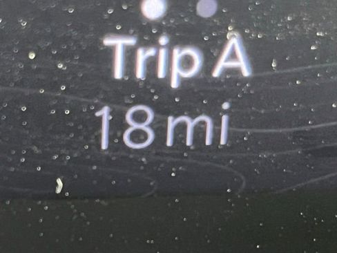 New 2025 Jeep Grand Cherokee L Laredo w/ Luxury Tech Group I image 18