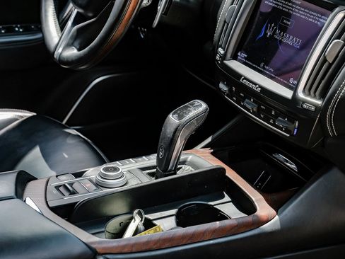 Used 2019 Maserati Levante S GranLusso image 24