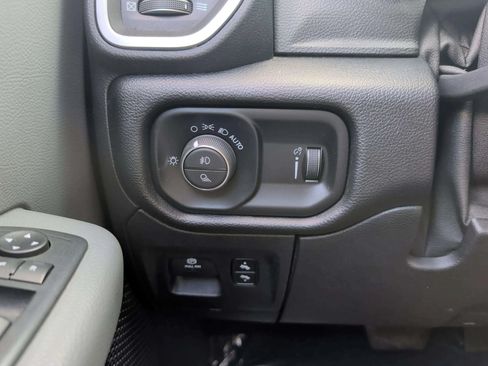 Used 2020 RAM 1500 Big Horn AWD/4WD image 26