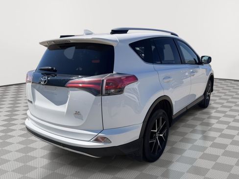 Used 2017 Toyota RAV4 SE w/ Advanced Technology Package image 8