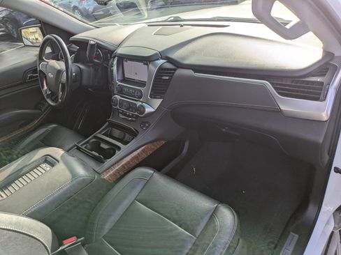 Used 2020 Chevrolet Suburban Premier image 38