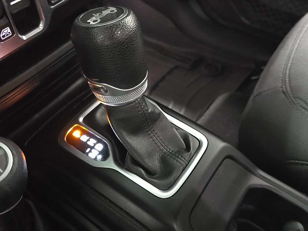 Used 2018 Jeep Wrangler Unlimited Sport AWD/4WD image 23