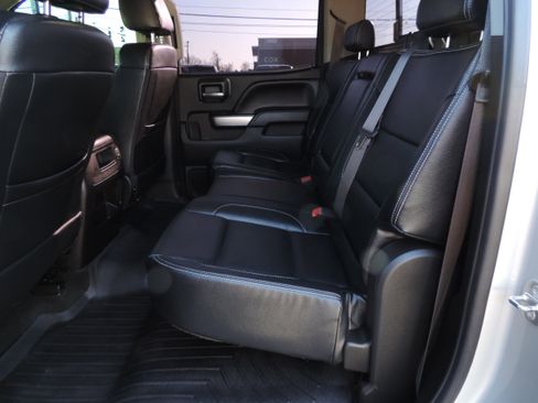 Used 2016 Chevrolet Silverado 3500 LT w/ LT Convenience Package image 18