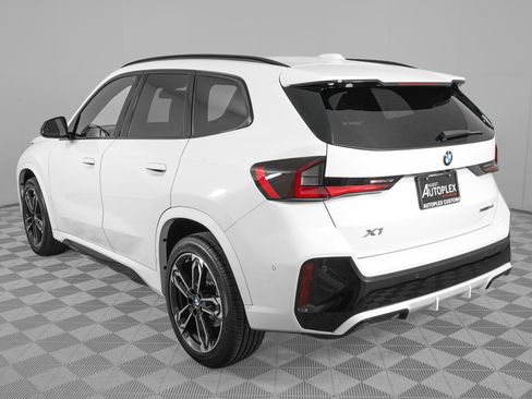 Used 2023 BMW X1 xDrive28i w/ M Sport Package AWD/4WD image 7
