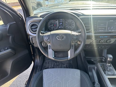 Used 2023 Toyota Tacoma TRD Sport image 11
