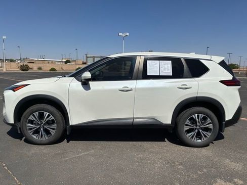 Certified 2023 Nissan Rogue SV FWD image 3