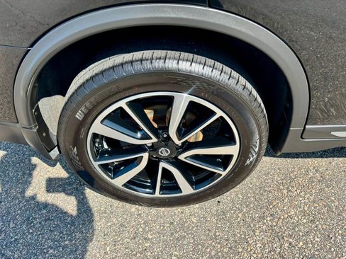 Used 2018 Nissan Rogue SL w/ Premium Package AWD/4WD image 37