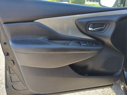 Used 2017 Nissan Murano SV image 7