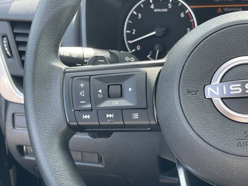 Used 2024 Nissan Rogue S AWD/4WD image 26