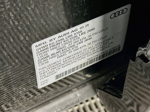 Used 2025 Audi Q3 2.0T Premium AWD/4WD image 12