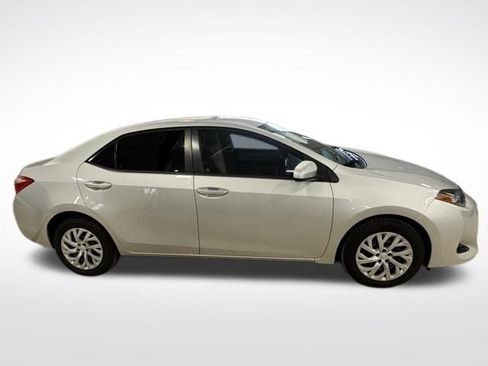 Used 2017 Toyota Corolla LE image 8