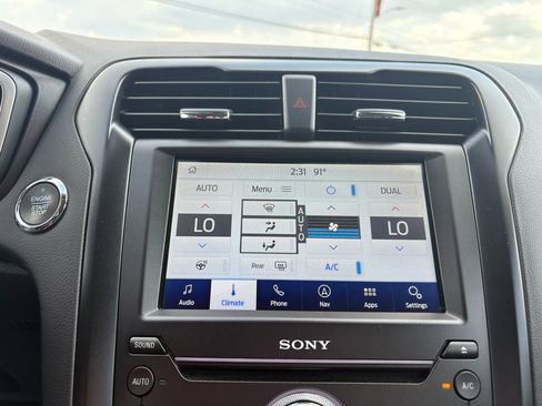 Used 2019 Ford Fusion Titanium image 18