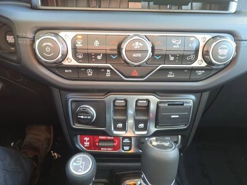 New 2026 Jeep Wrangler Rubicon w/ Technology Group image 22