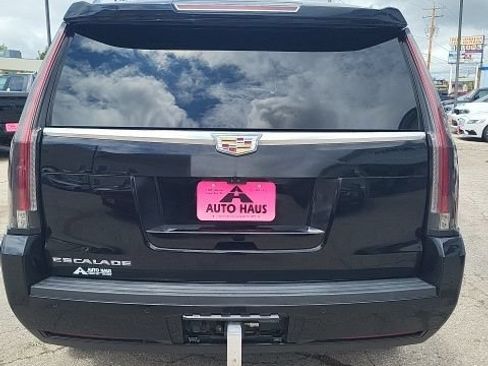 Used 2020 Cadillac Escalade Luxury AWD/4WD image 30