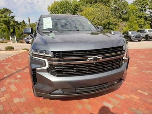 Used 2021 Chevrolet Suburban RST w/ Luxury Package RWD image 4