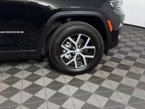 Certified 2024 Jeep Grand Cherokee Limited RWD image 12