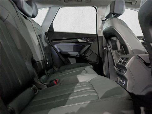 Used 2020 Audi Q5 e Premium Plus w/ Premium Plus Package image 26