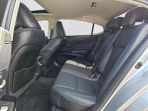 Used 2022 Lexus ES 350 w/ Accessory Package FWD image 17