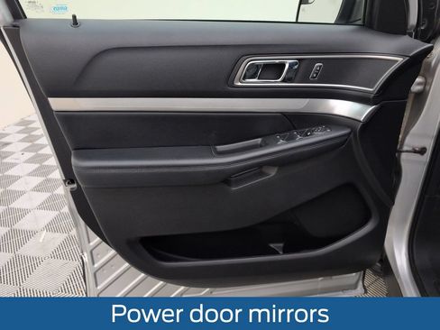 Certified 2017 Ford Explorer XLT w/ Equipment Group 202A FWD image 32