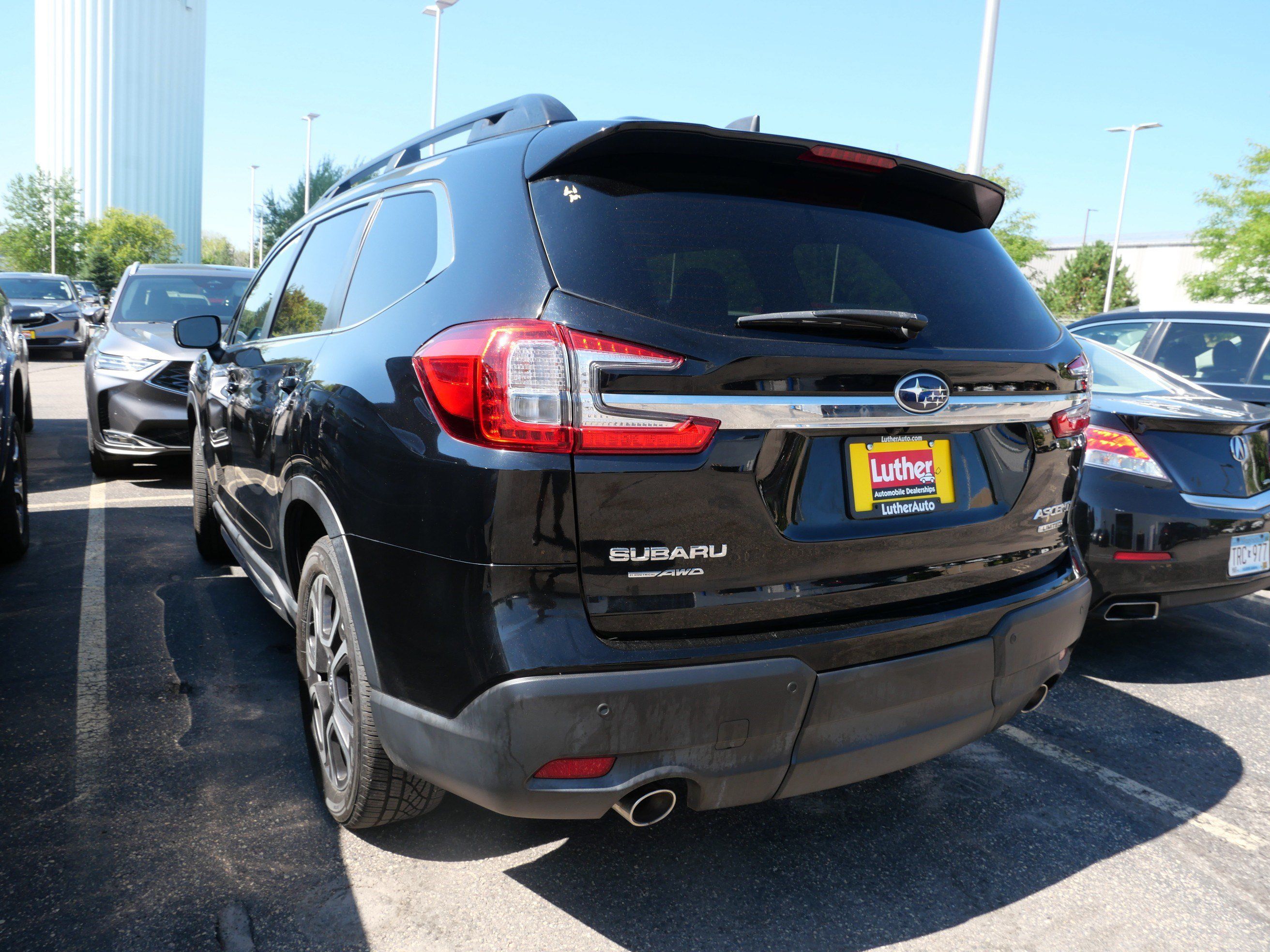 Used 2023 Subaru Ascent Limited AWD/4WD image 5