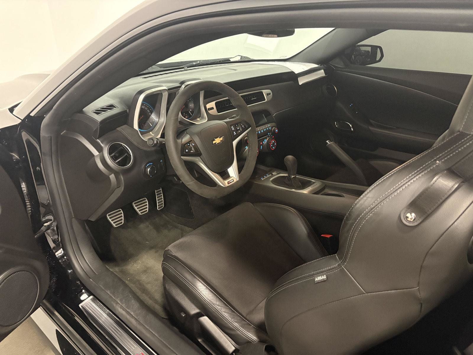 Used 2015 Chevrolet Camaro Z/28 RWD image 20