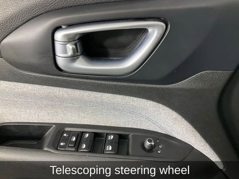 Certified 2023 Jeep Compass Sport image 18