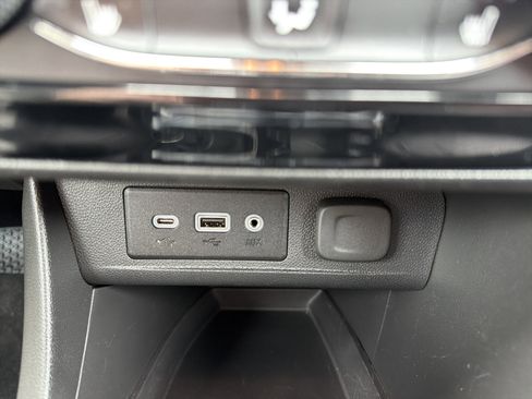 Used 2022 Buick Encore GX Select w/ Sport Touring Package image 21