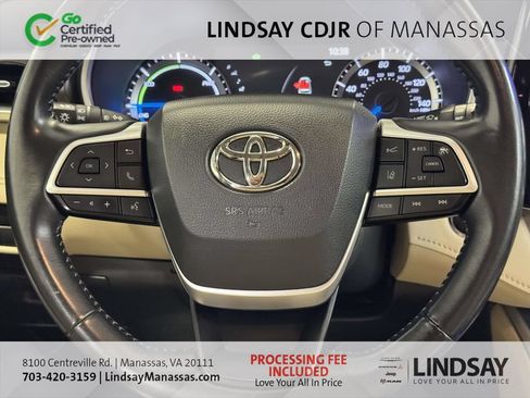 Used 2023 Toyota Highlander XLE AWD/4WD image 24