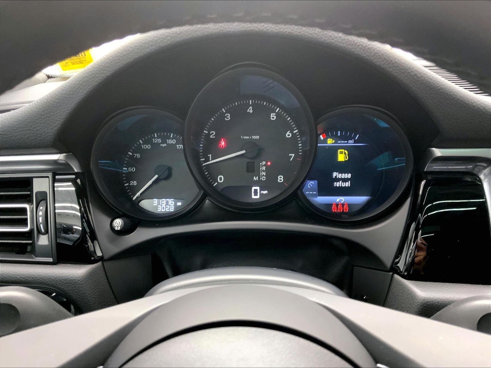 Certified 2023 Porsche Macan AWD/4WD image 25