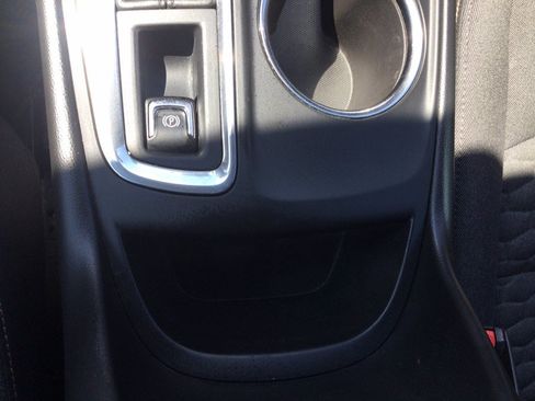 Used 2018 Chevrolet Equinox LT AWD/4WD image 37