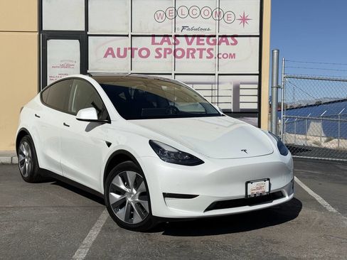 Used 2021 Tesla Model Y Long Range image 2