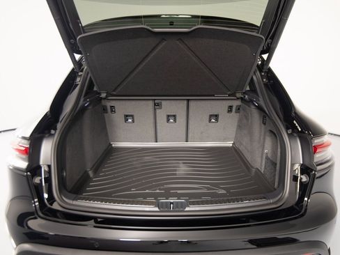 New 2026 Porsche Macan S image 38