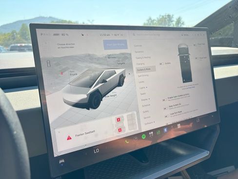 Used 2025 Tesla Cybertruck AWD Crew Cab image 40