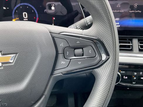Certified 2025 Chevrolet Trax LT image 24