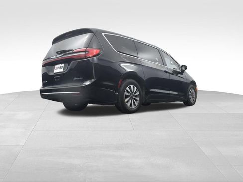 Used 2024 Chrysler Pacifica Limited FWD image 41