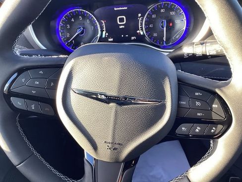 New 2026 Chrysler Pacifica Select image 13