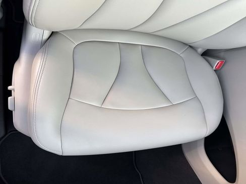 Used 2017 Buick LaCrosse Preferred image 19