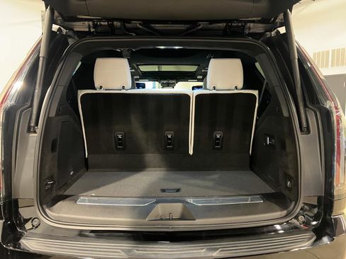 Used 2026 Cadillac Escalade V w/ LPO, ONYX Package image 39