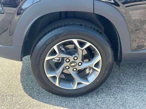 Used 2024 Chevrolet Trax LT w/ Driver Confidence Package FWD image 10