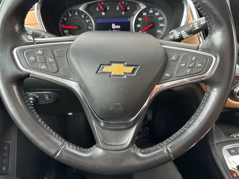 Used 2019 Chevrolet Equinox Premier image 3