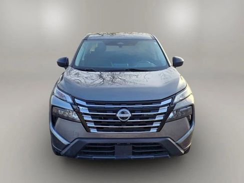 Used 2024 Nissan Rogue S image 2
