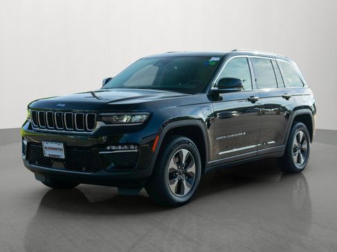 Used 2023 Jeep Grand Cherokee 4WD 4xe w/ Luxury Tech Group II image 3