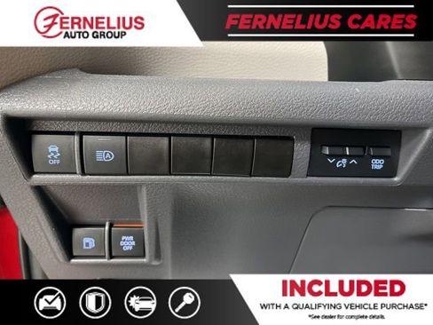 Used 2021 Toyota Sienna XSE AWD/4WD image 40