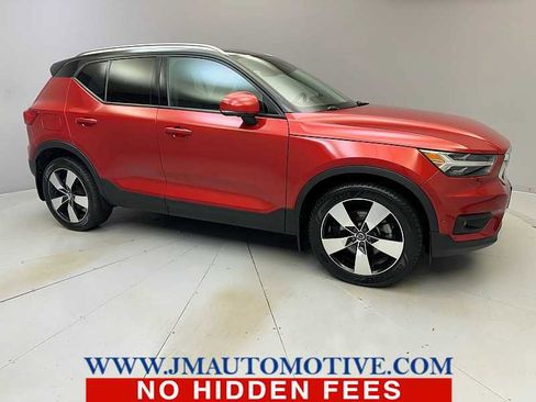 Used 2019 Volvo XC40 T5 Momentum image 7