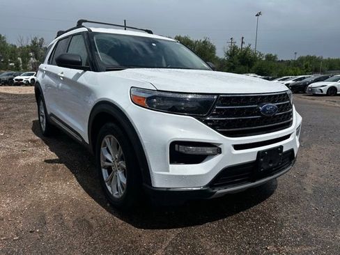 Used 2020 Ford Explorer XLT w/ Equipment Group 202A AWD/4WD image 8