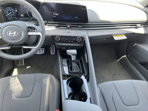 New 2025 Hyundai Elantra SEL FWD image 5