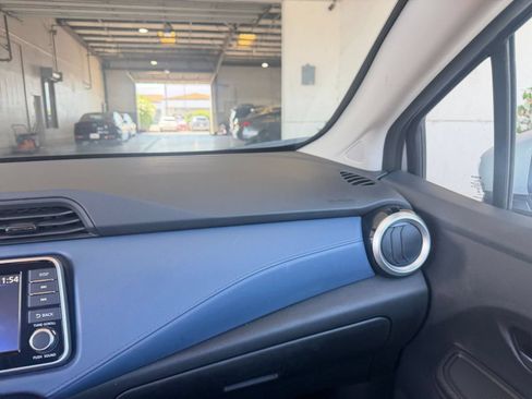 Used 2025 Nissan Versa SV FWD image 35